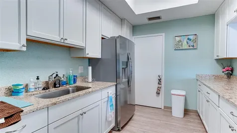 3647 Lake Bayshore Drive Bradenton FL 34205