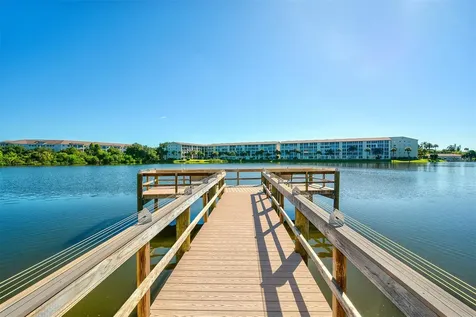 3647 Lake Bayshore Drive Bradenton FL 34205