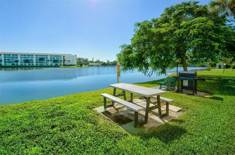 3647 Lake Bayshore Drive Bradenton FL 34205