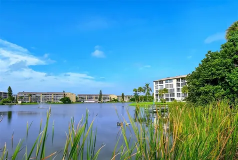3647 Lake Bayshore Drive Bradenton FL 34205