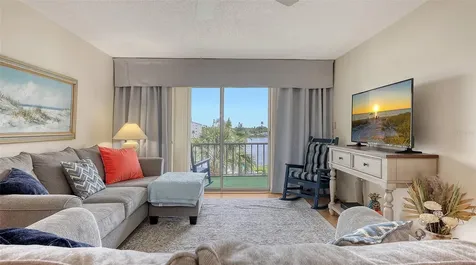 3647 Lake Bayshore Drive Bradenton FL 34205
