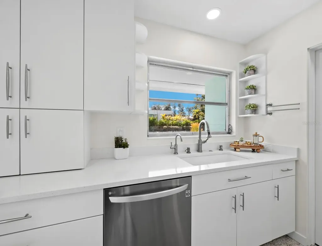 561 Corwood Drive Sarasota FL 34234