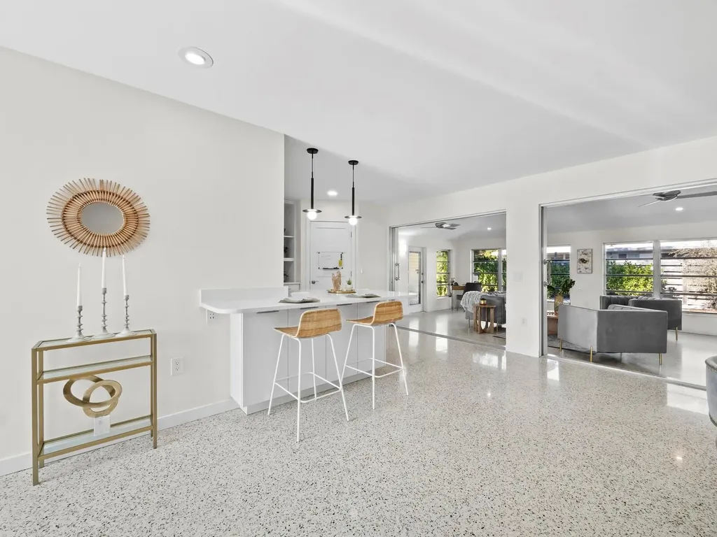 561 Corwood Drive Sarasota FL 34234