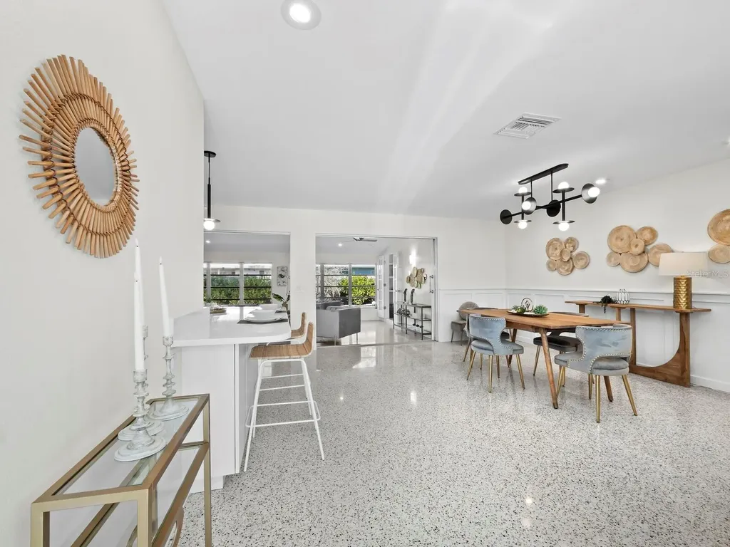 561 Corwood Drive Sarasota FL 34234