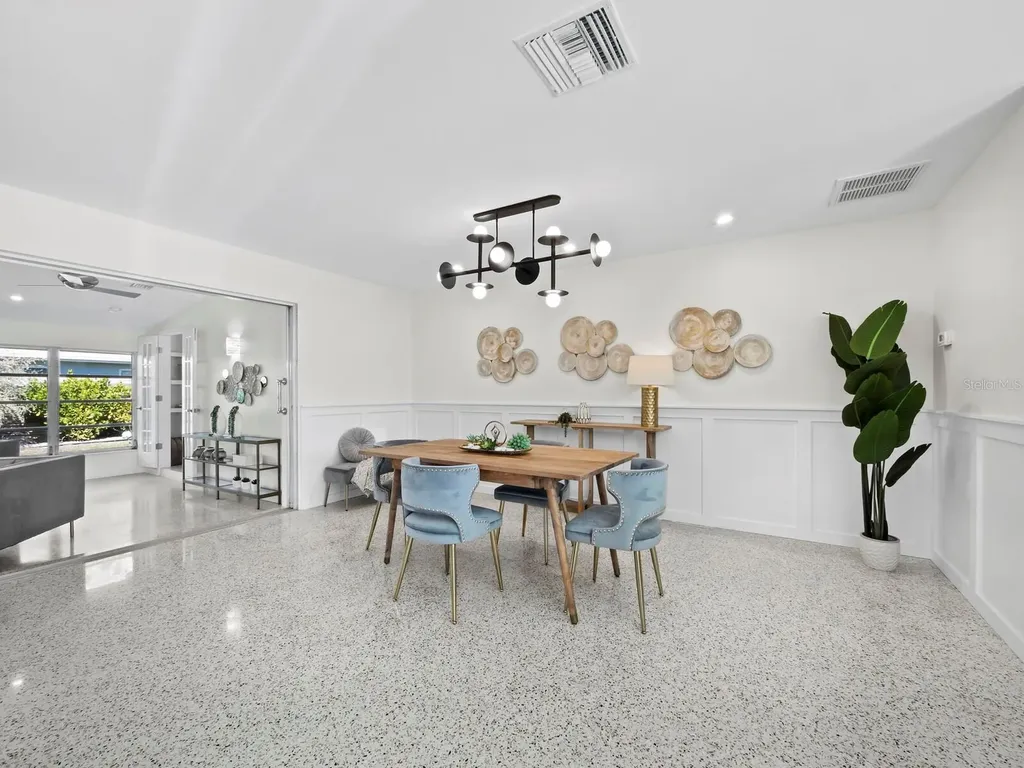561 Corwood Drive Sarasota FL 34234