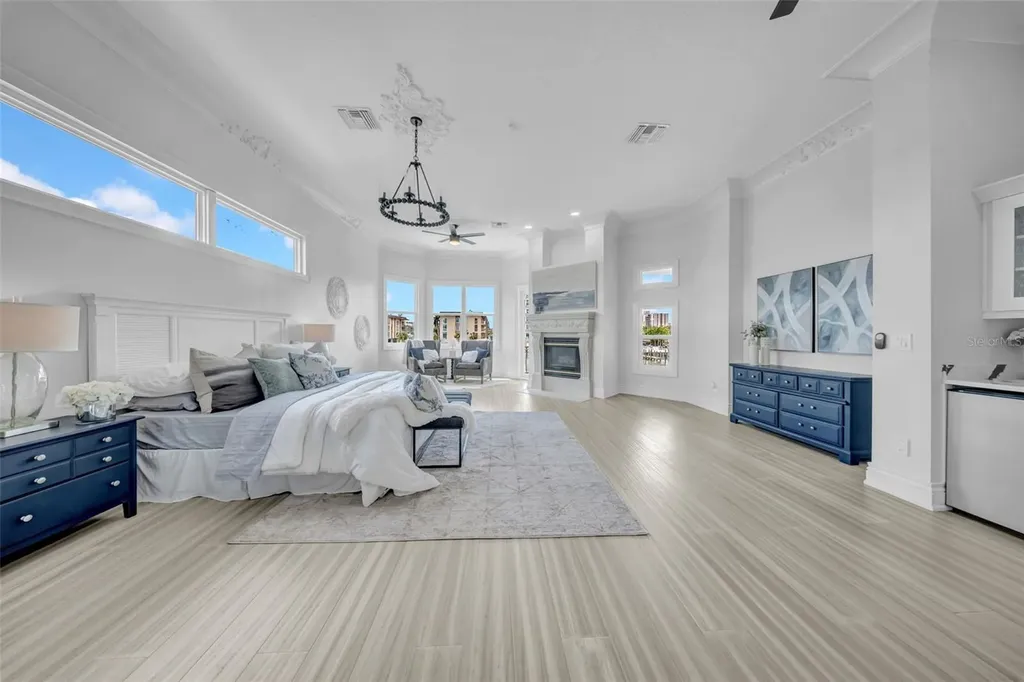 124 Leeward Island Clearwater Beach FL 33767