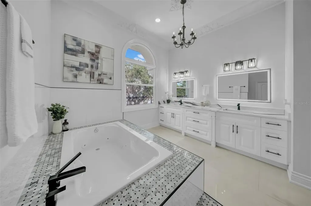 124 Leeward Island Clearwater Beach FL 33767