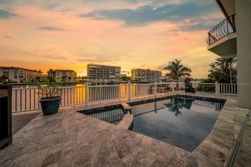 124 Leeward Island Clearwater Beach FL 33767