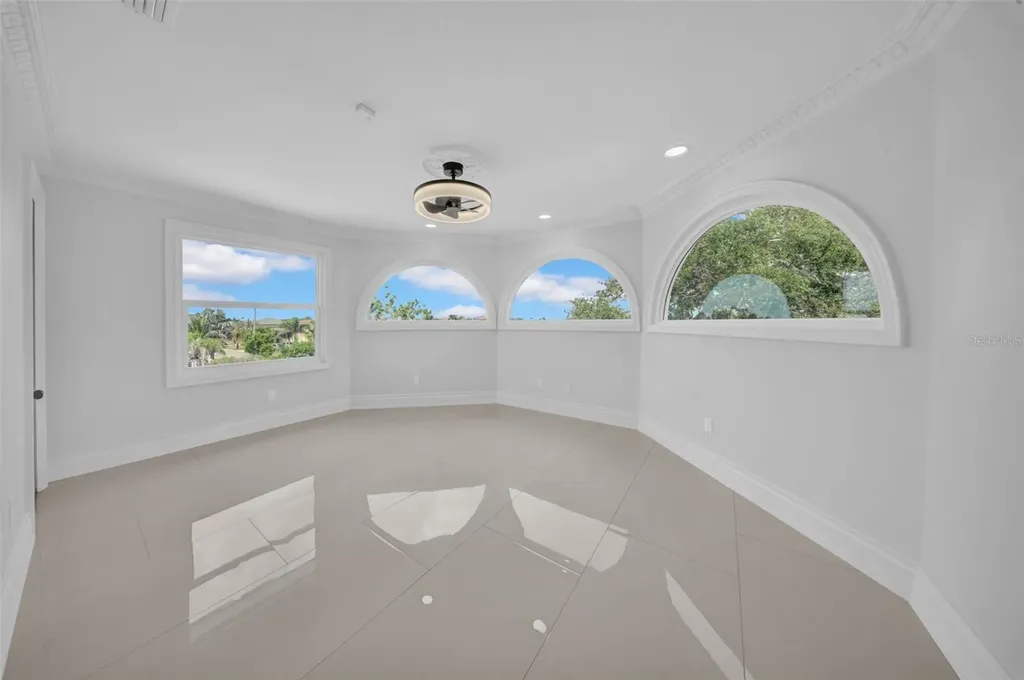 124 Leeward Island Clearwater Beach FL 33767