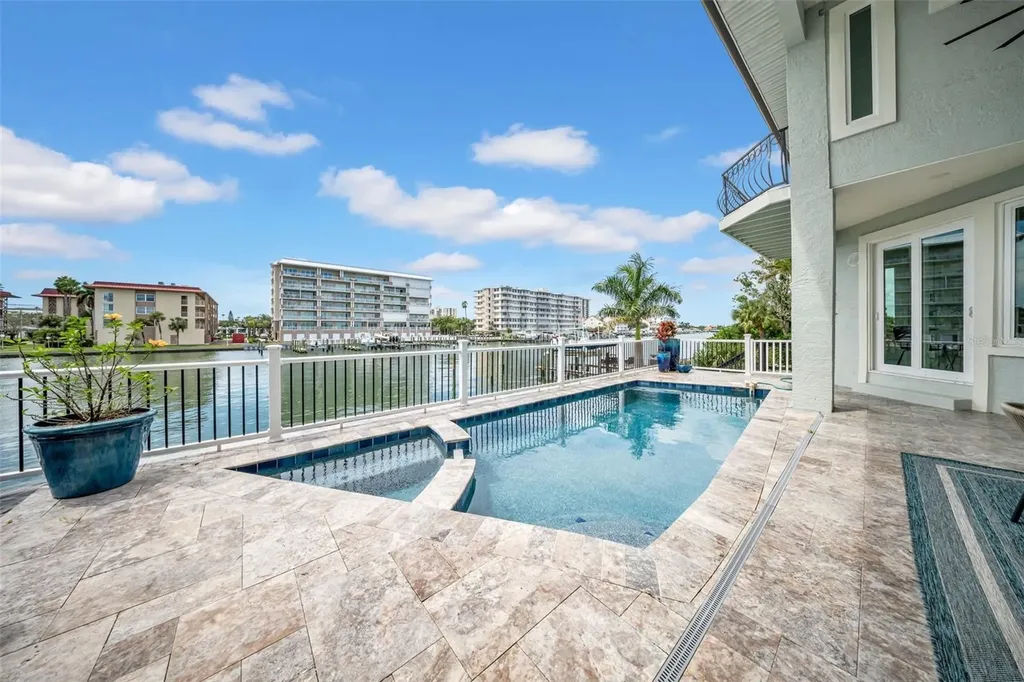 124 Leeward Island Clearwater Beach FL 33767