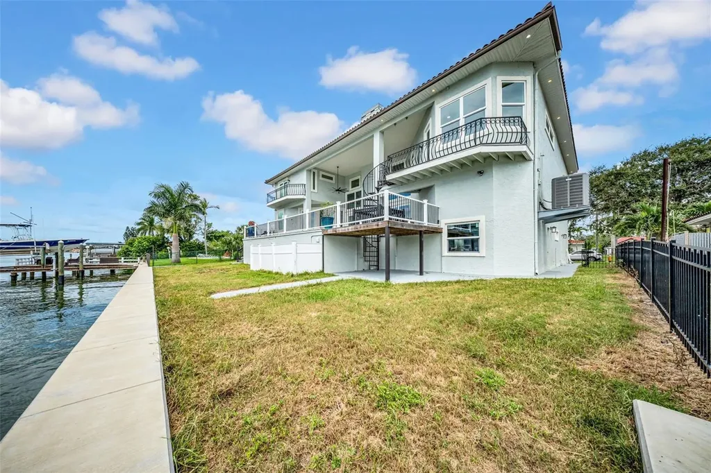 124 Leeward Island Clearwater Beach FL 33767