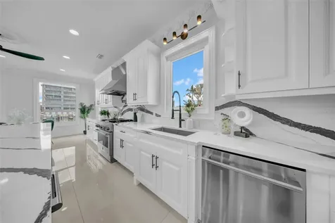 124 Leeward Island Clearwater Beach FL 33767
