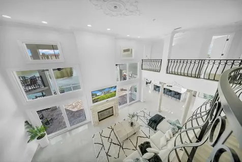 124 Leeward Island Clearwater Beach FL 33767