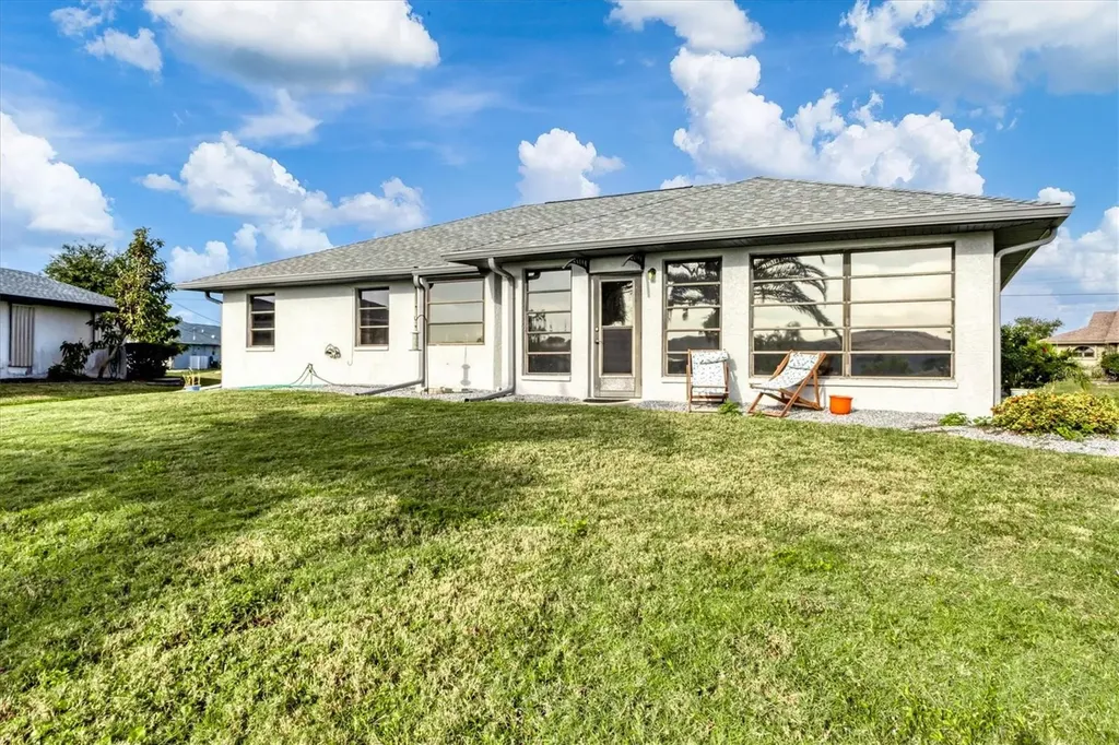 25 Bunker Court Rotonda West FL 33947