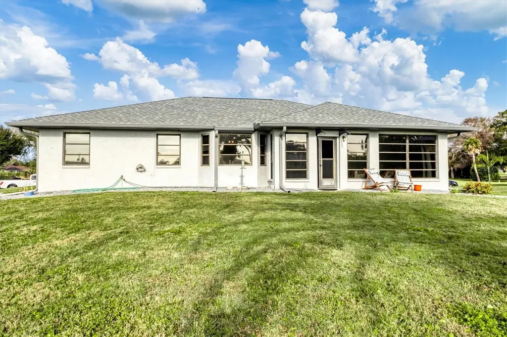 25 Bunker Court Rotonda West FL 33947