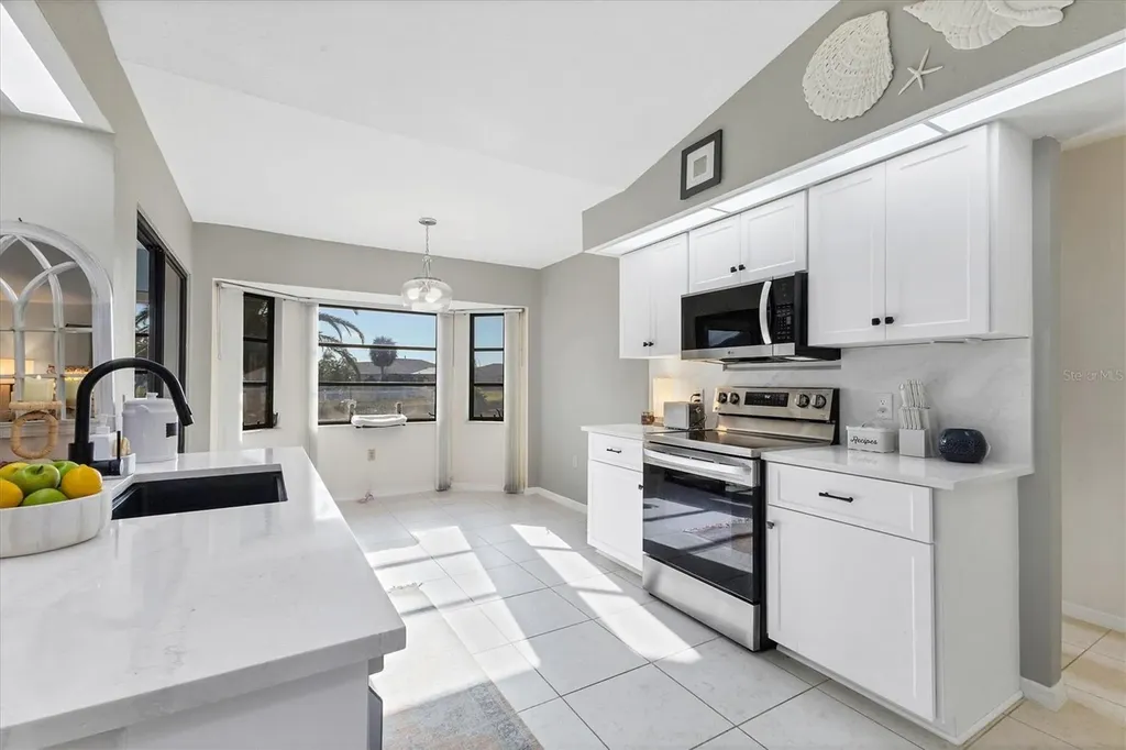 25 Bunker Court Rotonda West FL 33947