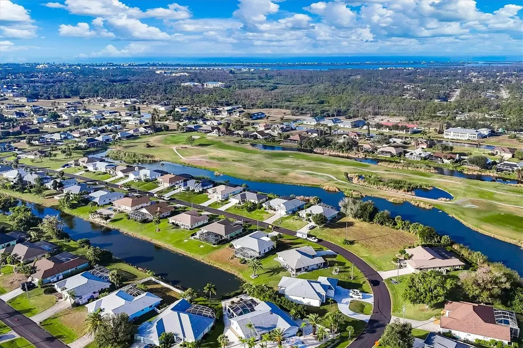 25 Bunker Court Rotonda West FL 33947