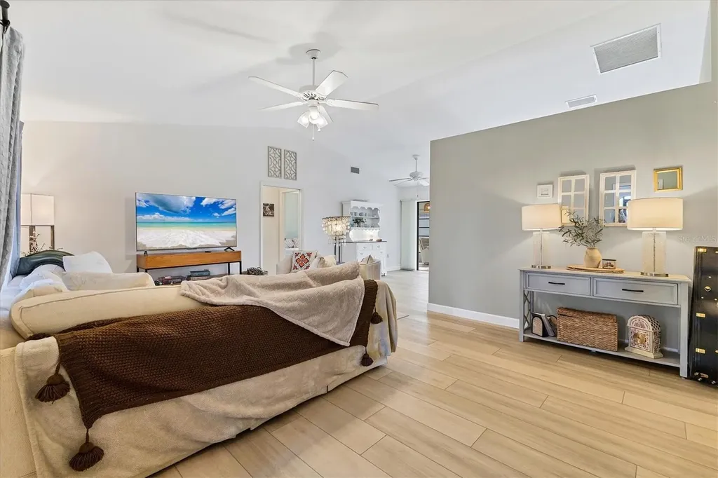 25 Bunker Court Rotonda West FL 33947