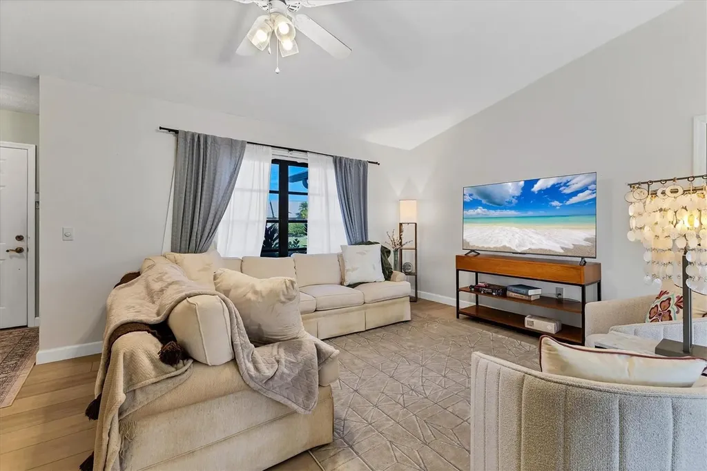 25 Bunker Court Rotonda West FL 33947