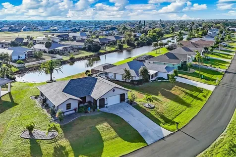 25 Bunker Court Rotonda West FL 33947