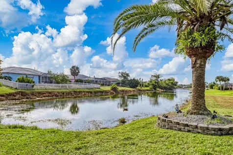 25 Bunker Court Rotonda West FL 33947