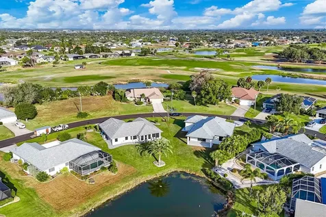25 Bunker Court Rotonda West FL 33947