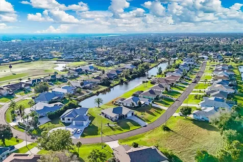 25 Bunker Court Rotonda West FL 33947
