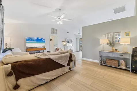 25 Bunker Court Rotonda West FL 33947