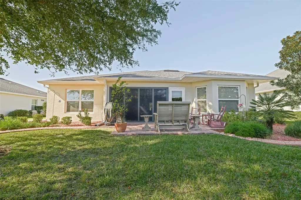 10158 Julia Isles Avenue Oxford FL 34484