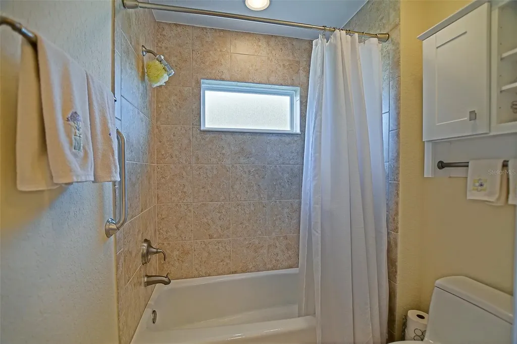10158 Julia Isles Avenue Oxford FL 34484
