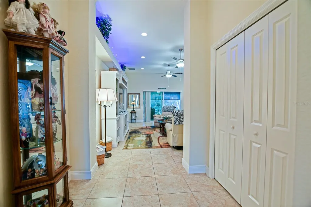 10158 Julia Isles Avenue Oxford FL 34484