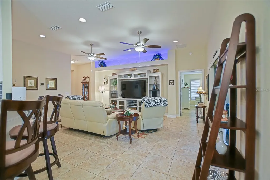 10158 Julia Isles Avenue Oxford FL 34484