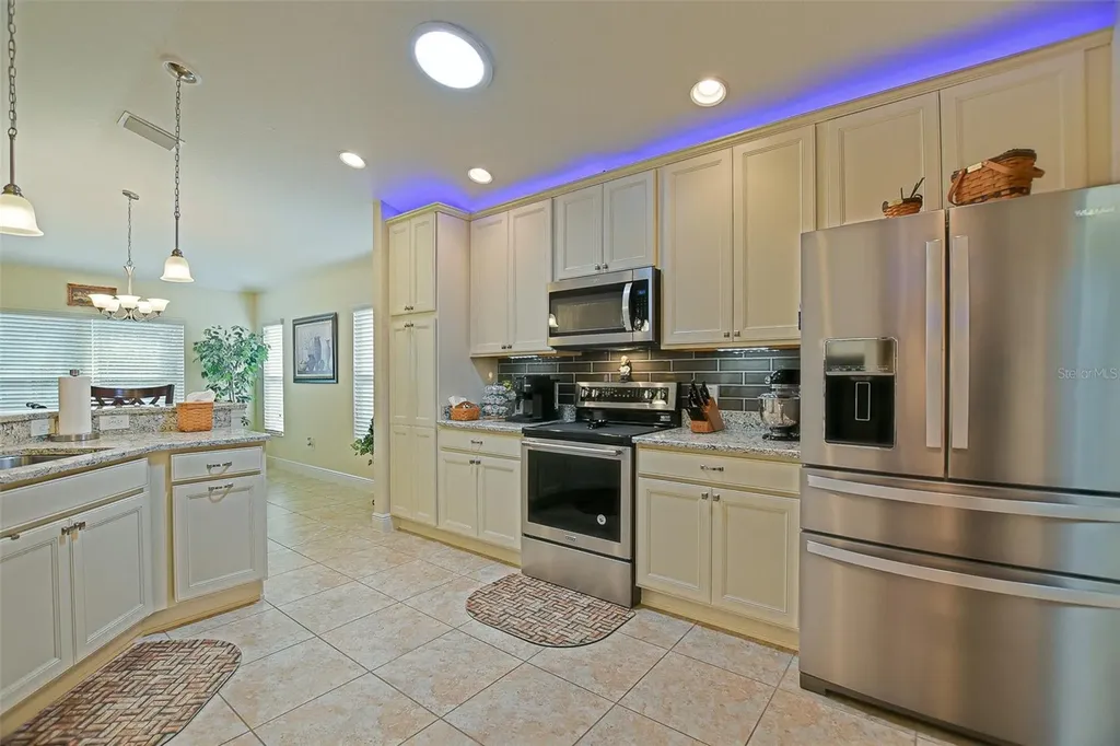 10158 Julia Isles Avenue Oxford FL 34484