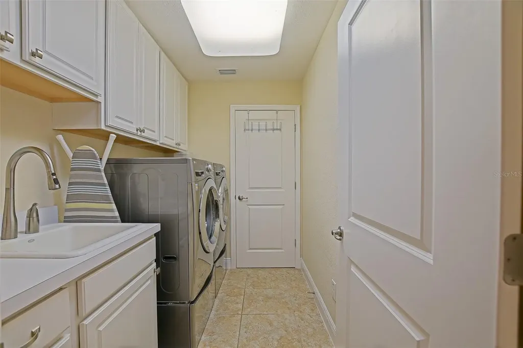 10158 Julia Isles Avenue Oxford FL 34484