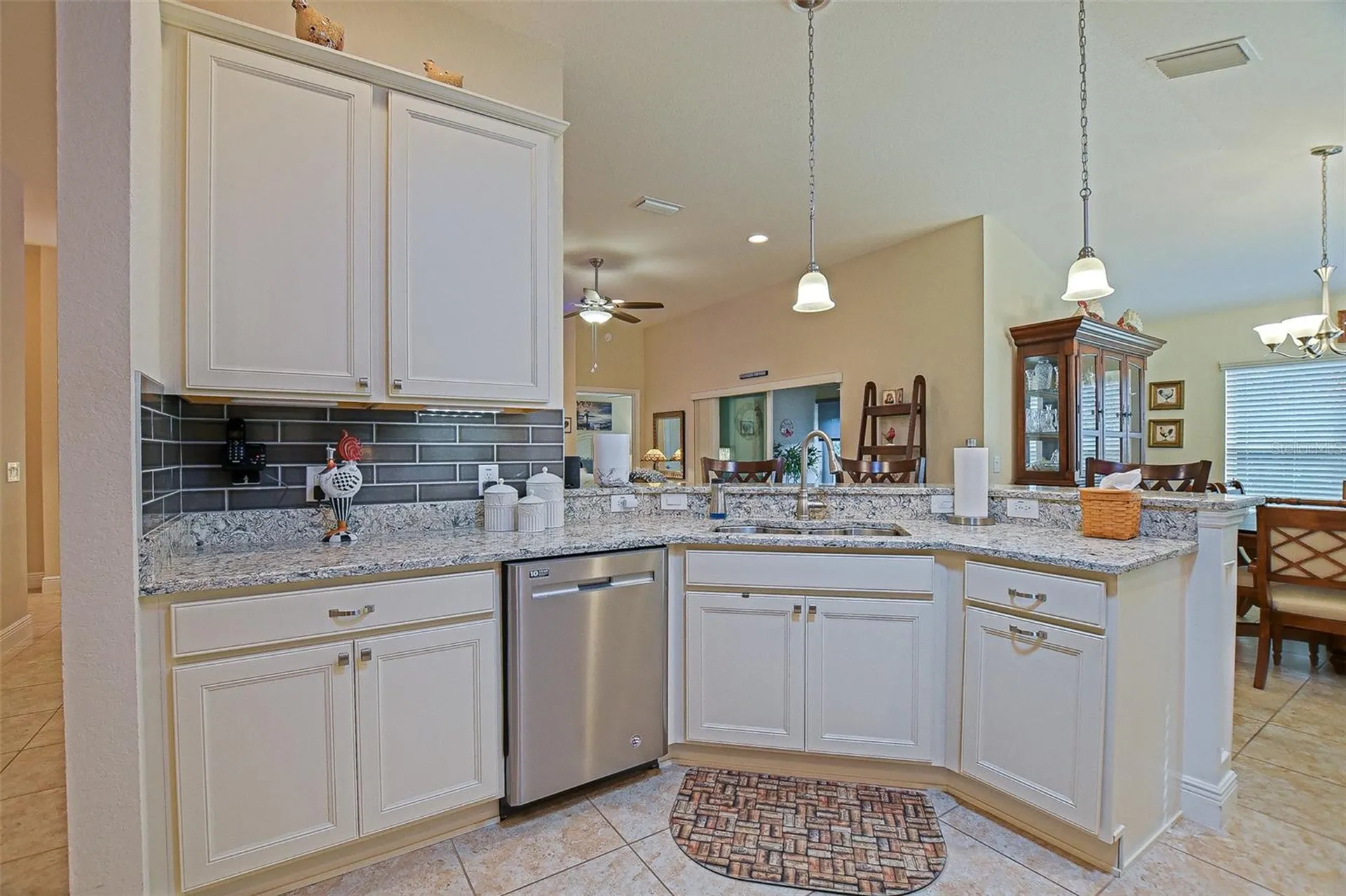 10158 Julia Isles Avenue Oxford FL 34484