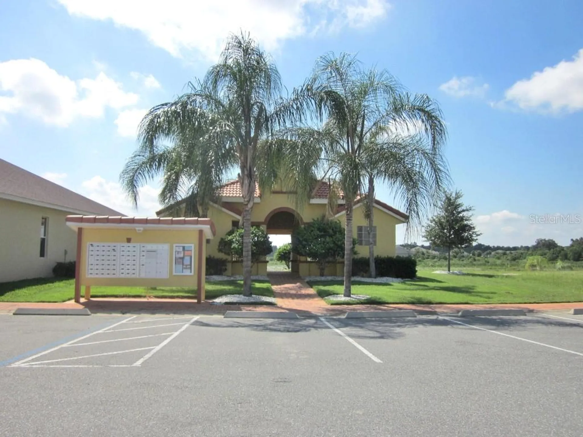 10158 Julia Isles Avenue Oxford FL 34484