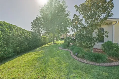 10158 Julia Isles Avenue Oxford FL 34484