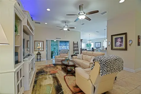 10158 Julia Isles Avenue Oxford FL 34484