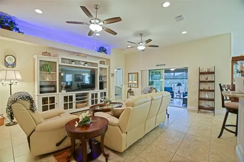 10158 Julia Isles Avenue Oxford FL 34484