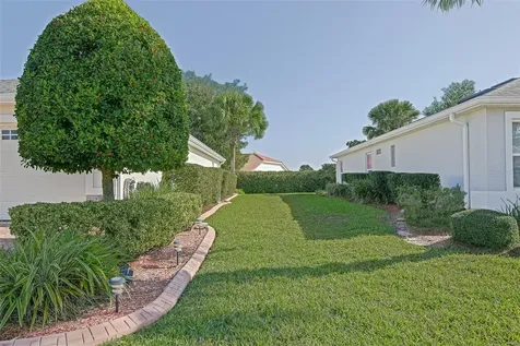 10158 Julia Isles Avenue Oxford FL 34484