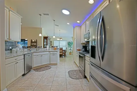 10158 Julia Isles Avenue Oxford FL 34484