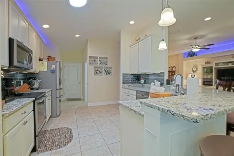 10158 Julia Isles Avenue Oxford FL 34484