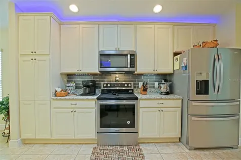 10158 Julia Isles Avenue Oxford FL 34484