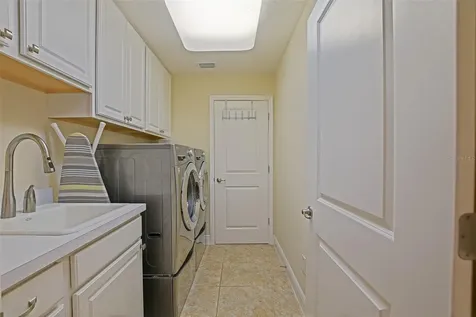 10158 Julia Isles Avenue Oxford FL 34484