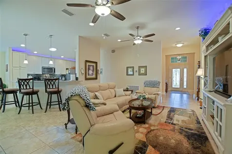 10158 Julia Isles Avenue Oxford FL 34484