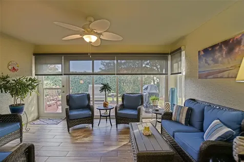 10158 Julia Isles Avenue Oxford FL 34484