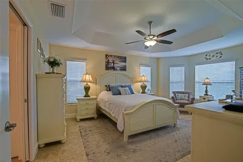 10158 Julia Isles Avenue Oxford FL 34484