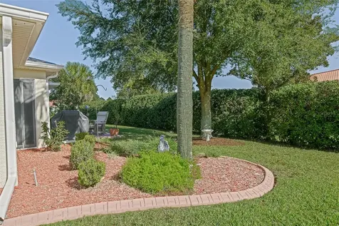 10158 Julia Isles Avenue Oxford FL 34484