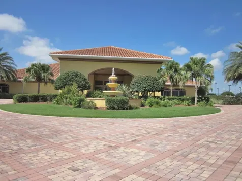 10158 Julia Isles Avenue Oxford FL 34484
