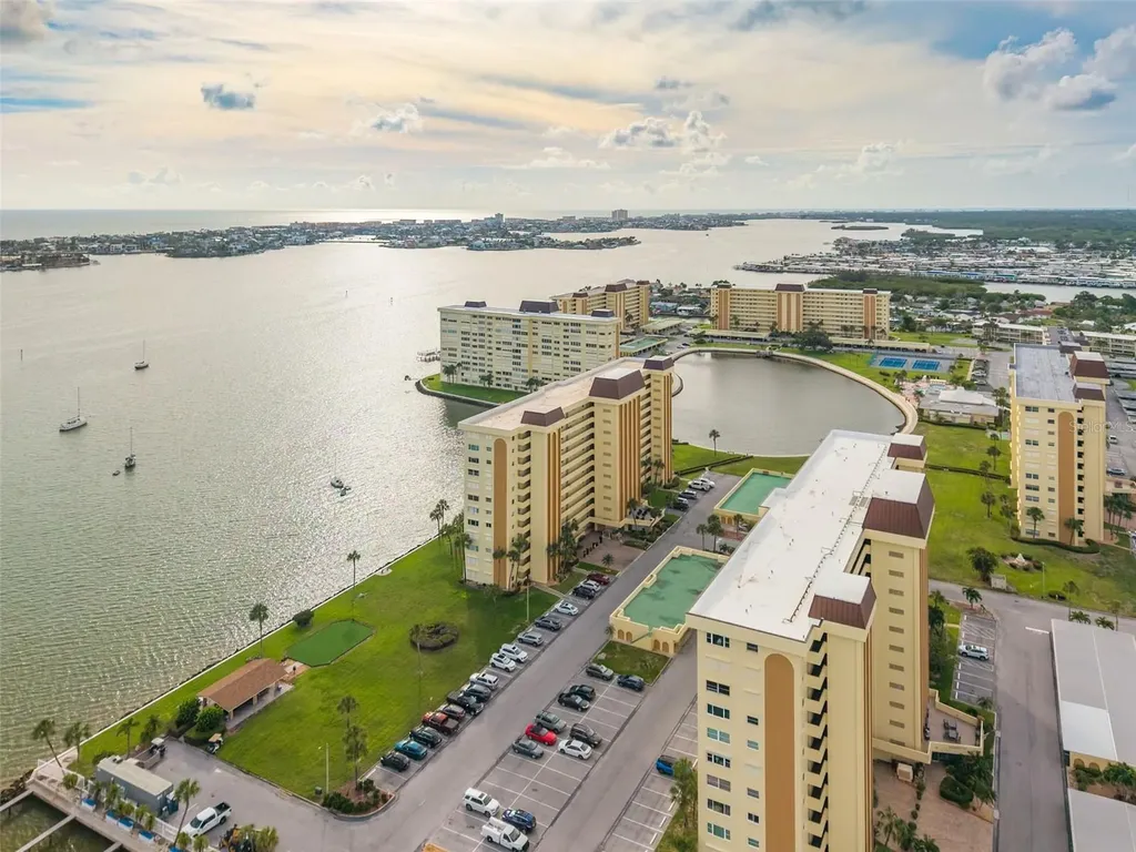 4525 Cove Circle St Petersburg FL 33708